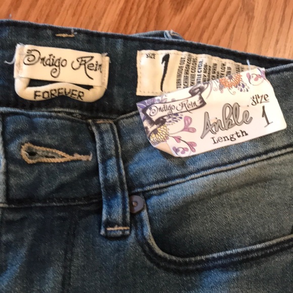 DISTRESSED SKINNY JEAN - Picture 3 of 5